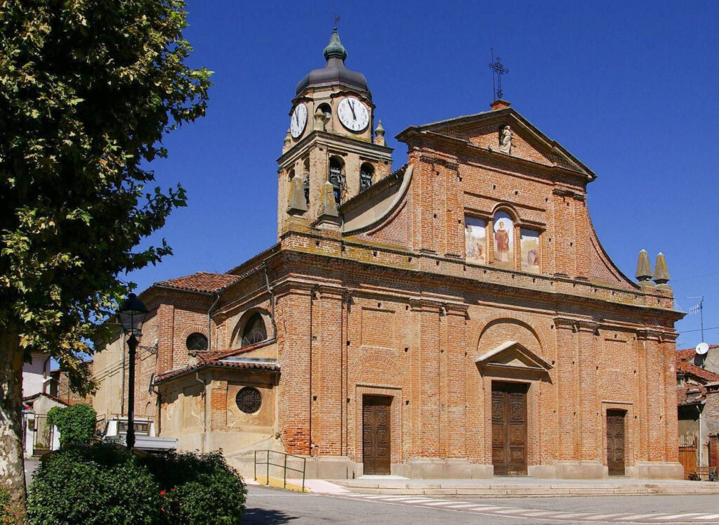 Chiesa parrocchiale di San Vincenzo a Mirabello Monferrato, facciata