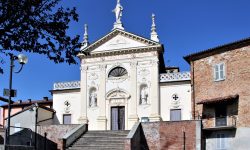 Scurzolengo-01-Chiesa-di-Sant-Andrea- Facciata barocca della Parrocchiale dei Santi Andrea e Lorenzo a Scurzolengo, con nicchie statue
